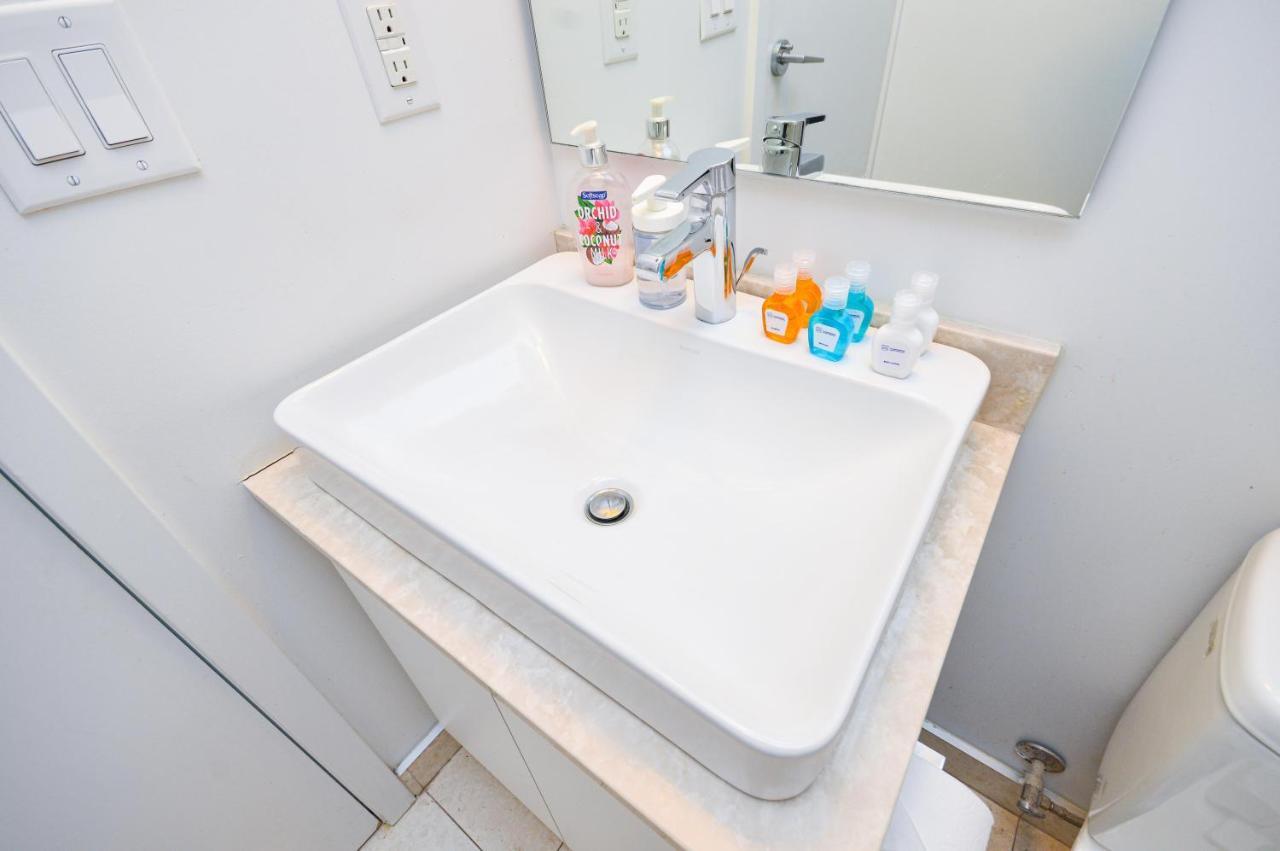 Downtown Toronto Condo Near Cn Tower, Mtcc, Rogers Center , Union Station Luaran gambar